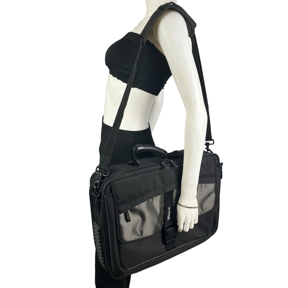Targus Large Computer Brief Case‎ with Shoulder Handle